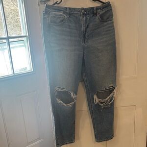American Eagle Mom Jeans- Size 14 Short- Like new